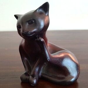 Resin Cat Sitting For A Scratch Figurine Brown